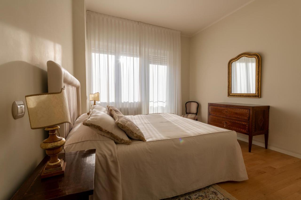 Casa Gramsci Luxury Apartment Pesaro Extérieur photo